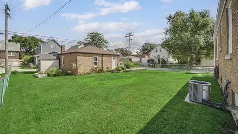 Exterior - 2740 Ridge Rd, Lansing, IL 60438 photo 3 of 4
