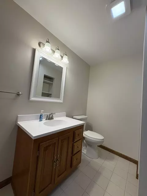 Bath - Undisclosed, Mchenry, IL 60050 photo 6 of 7