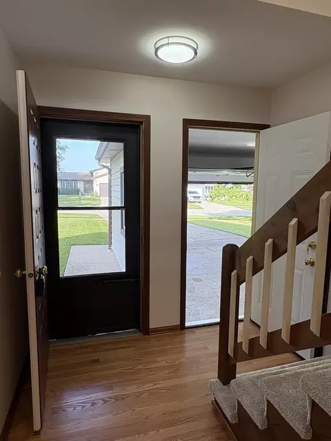 Entry Way - Undisclosed, Mchenry, IL 60050 photo 1 of 5