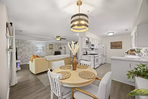 Dining - 328 Frontage Rd #1B, Willowbrook, IL 60527 photo 1 of 3