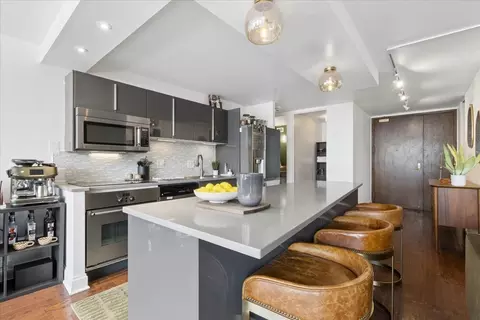 Kitchen - 360 E Randolph St #3205, Chicago, IL 60601 photo 4 of 4