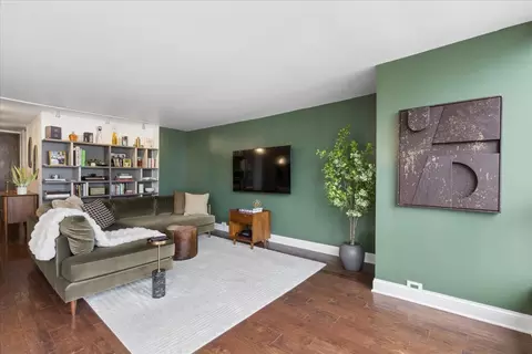 Living - 360 E Randolph St #3205, Chicago, IL 60601 photo 1 of 5