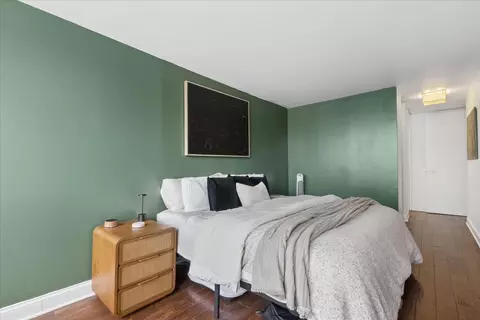 Bedroom - 360 E Randolph St #3205, Chicago, IL 60601 photo 3 of 3