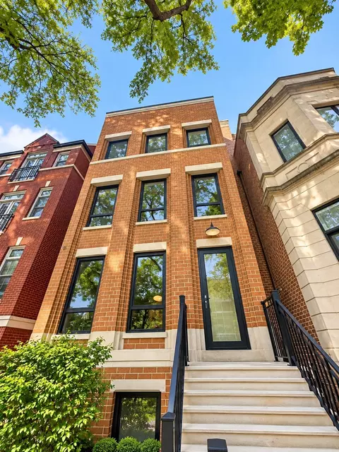 1834 N Hudson Ave #2, Chicago, IL 60614