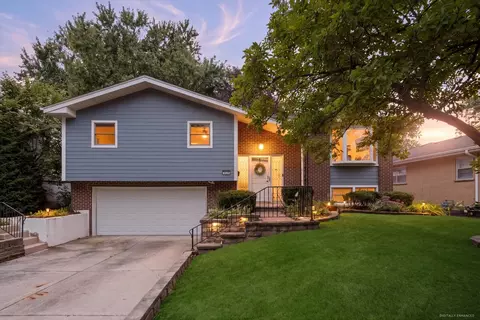 1125 59th St, Downers Grove, IL 60516