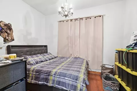 Bedroom - 6435 S Artesian Ave, Chicago, IL 60629 photo 4 of 4