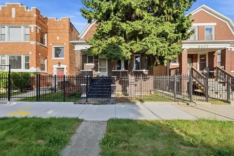 Exterior - 6435 S Artesian Ave, Chicago, IL 60629 photo 2 of 6