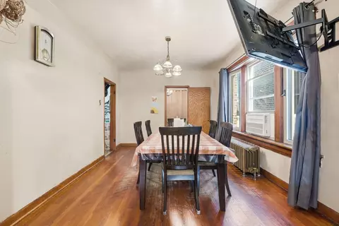 Dining - 6435 S Artesian Ave, Chicago, IL 60629 photo 1 of 1