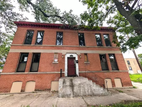 608 E 64th St, Chicago, IL 60637