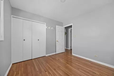Bedroom - 441 N 4th Ave #B, Des Plaines, IL 60016 photo 1 of 8