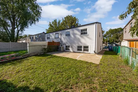 Exterior - 441 N 4th Ave #B, Des Plaines, IL 60016 photo 3 of 3