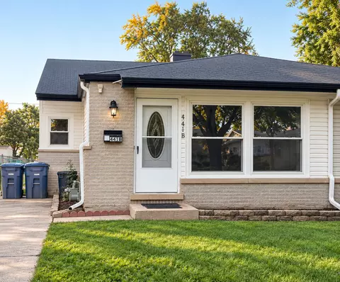 441 N 4th Ave #B, Des Plaines, IL 60016