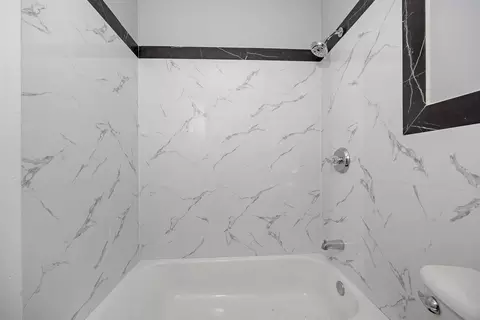 Bath - 441 N 4th Ave #B, Des Plaines, IL 60016 photo 2 of 3