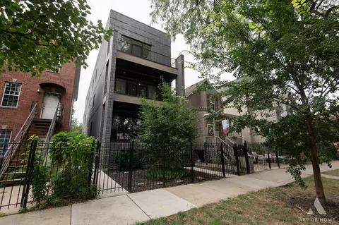 1932 N Drake Ave #2E, Chicago, IL 60647