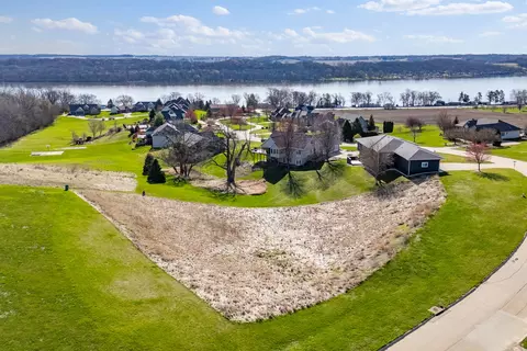 lot25 238th St, Leclaire, IA 52753