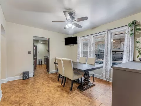 Dining - 1333 Willow Ave, Des Plaines, IL 60016 photo 1 of 2