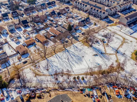 View/Area - 1333 Willow Ave, Des Plaines, IL 60016 photo 2 of 4