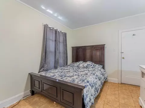 Bedroom - 1333 Willow Ave, Des Plaines, IL 60016 photo 4 of 10