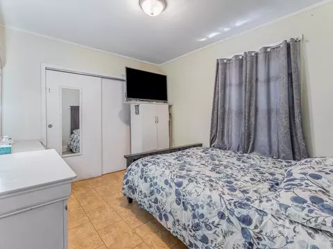Bedroom - 1333 Willow Ave, Des Plaines, IL 60016 photo 3 of 10