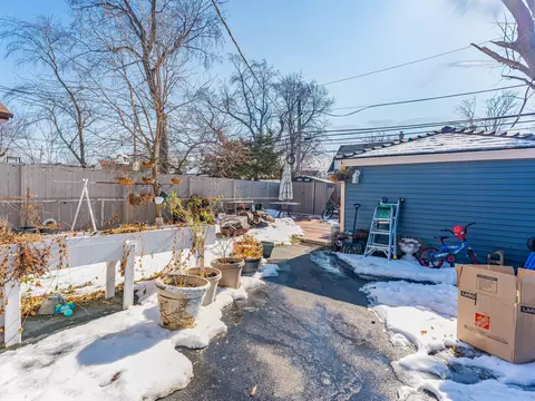 Exterior - 1333 Willow Ave, Des Plaines, IL 60016 photo 4 of 5