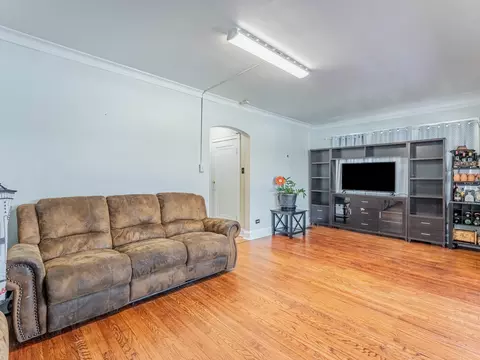 Living - 1333 Willow Ave, Des Plaines, IL 60016 photo 1 of 2