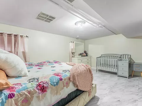 Bedroom - 1333 Willow Ave, Des Plaines, IL 60016 photo 7 of 10