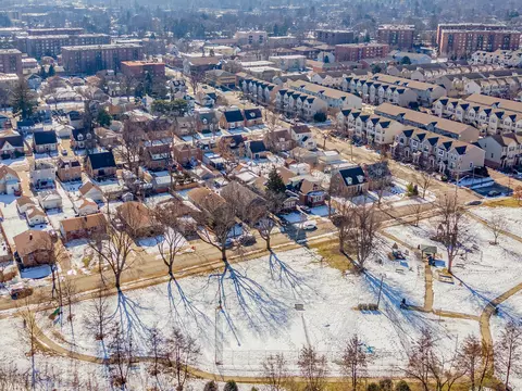 View/Area - 1333 Willow Ave, Des Plaines, IL 60016 photo 3 of 4