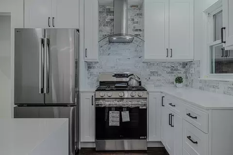 Kitchen - 1321 Marcy Ln, Wheeling, IL 60090 photo 5 of 7