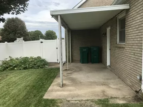 Exterior - 401 Oak St, Cedar Point, IL 61316 photo 4 of 6