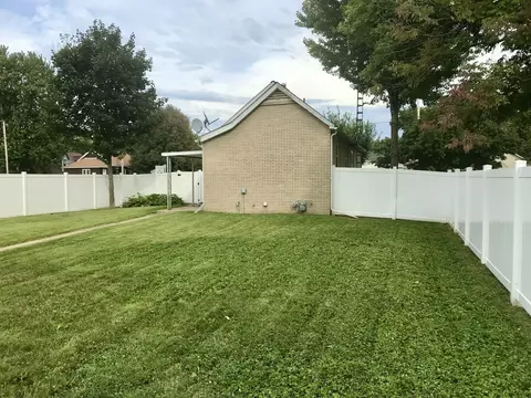 Exterior - 401 Oak St, Cedar Point, IL 61316 photo 5 of 6
