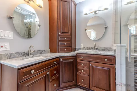 Bath - 984 Georgian Pl, Bartlett, IL 60103 photo 3 of 6