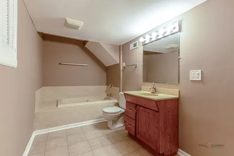 Bath - 984 Georgian Pl, Bartlett, IL 60103 photo 6 of 6