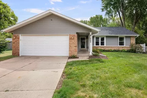 1503 W 46th Pl, Davenport, IA 52806