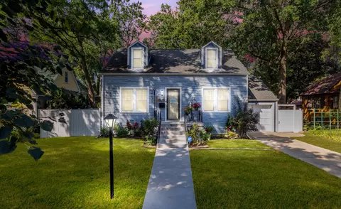 9330 S 50th Ave, Oak Lawn, IL 60453