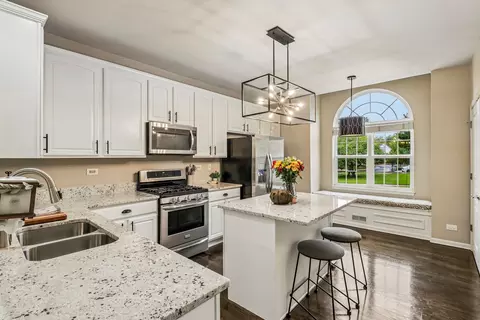 Kitchen - 1 Waterfront Ct, Algonquin, IL 60102 photo 2 of 5