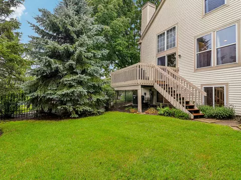 Exterior - 1 Waterfront Ct, Algonquin, IL 60102 photo 5 of 9