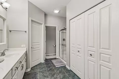 Bath - 1 Waterfront Ct, Algonquin, IL 60102 photo 2 of 6