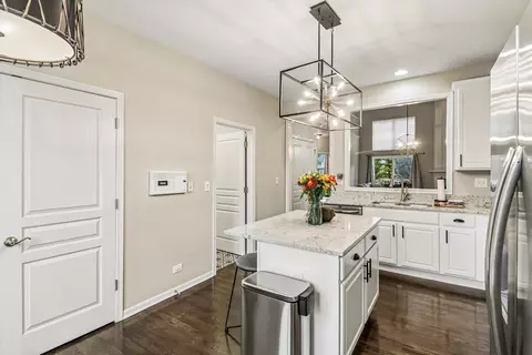 Kitchen - 1 Waterfront Ct, Algonquin, IL 60102 photo 4 of 5