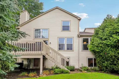 Exterior - 1 Waterfront Ct, Algonquin, IL 60102 photo 8 of 9