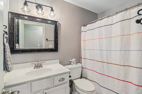 Bath - 1 Waterfront Ct, Algonquin, IL 60102 photo 5 of 6