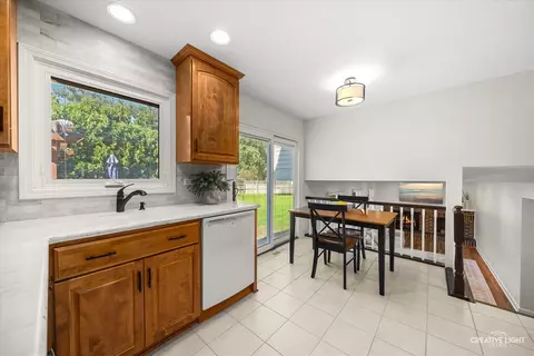 Kitchen - 311 Devlin Ct, Naperville, IL 60565 photo 1 of 3
