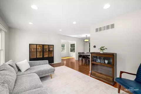 Living - 311 Devlin Ct, Naperville, IL 60565 photo 2 of 5