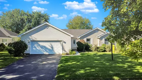 889 Redwood Dr, Elwood, IL 60421