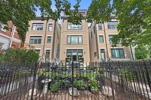 708 W Schubert Ave #B, Chicago, IL 60614