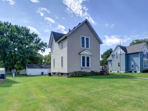 Exterior - 512 E 3rd St, Rock Falls, IL 61071 photo 2 of 5