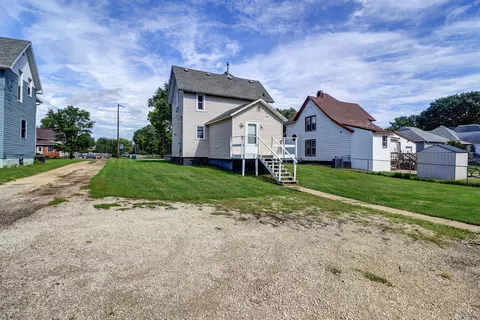 Exterior - 512 E 3rd St, Rock Falls, IL 61071 photo 4 of 5