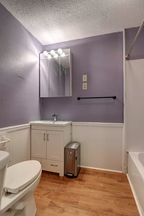 Bath - 512 E 3rd St, Rock Falls, IL 61071 photo 1 of 3