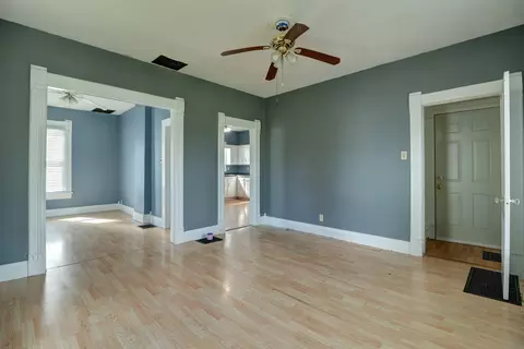 Living - 512 E 3rd St, Rock Falls, IL 61071 photo 1 of 3