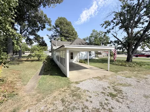 Other - 1300 Grant St, Eldorado, IL 62930 photo 4 of 5