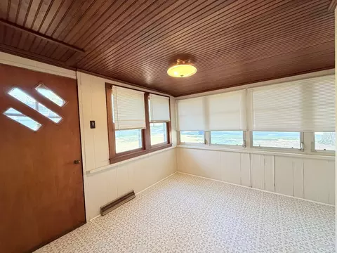 Exterior - 1300 Grant St, Eldorado, IL 62930 photo 10 of 10